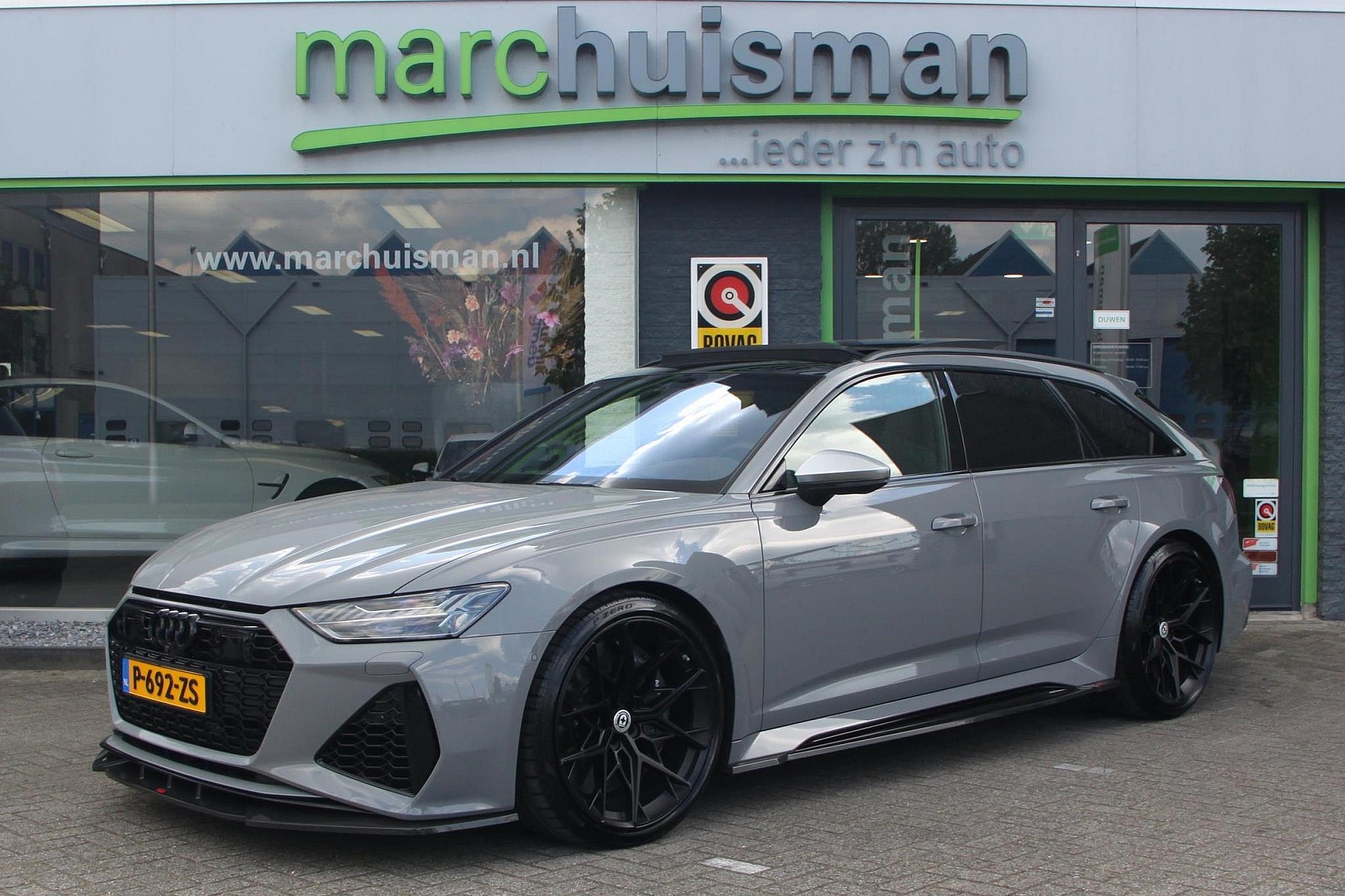 Audi RS6 Avant 4.0 TFSI quattro Urban / DYNAMIC PLUS / PANODAK / HRE 22 INCH