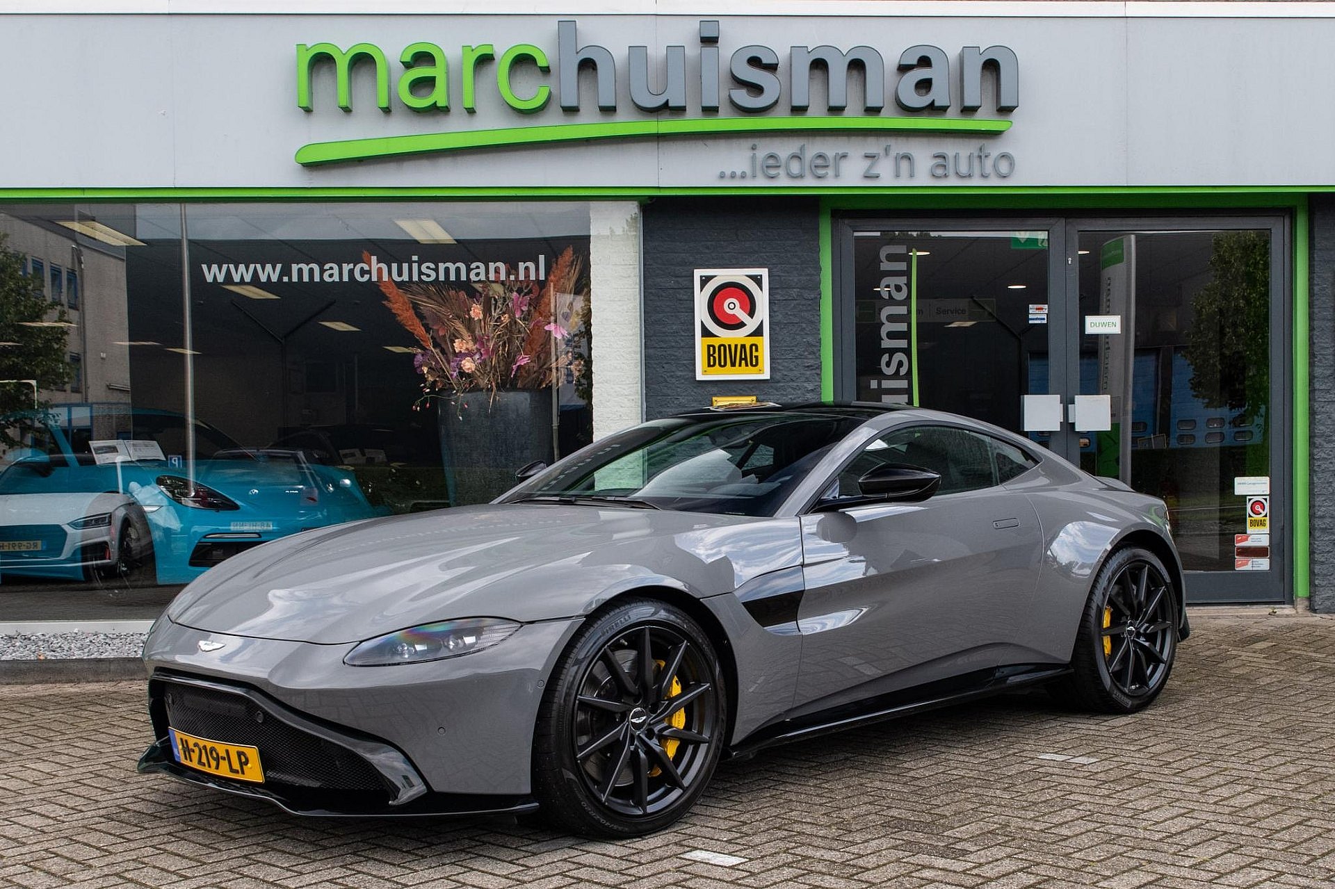 Aston Martin Vantage 4.0 V8