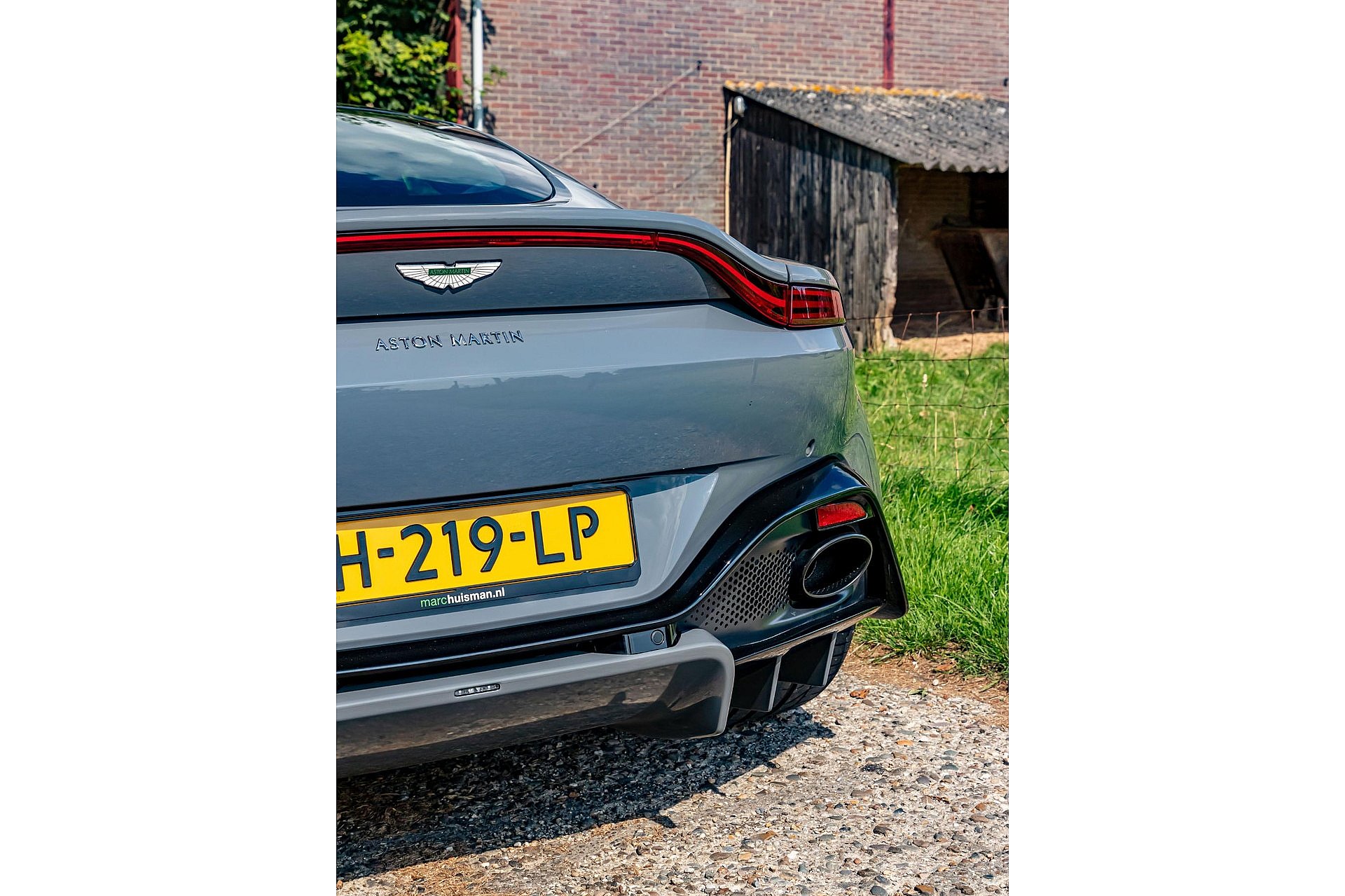 Aston Martin Vantage