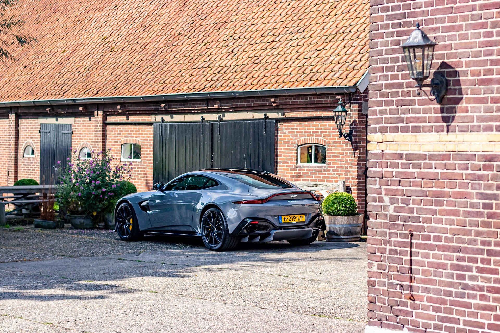 Aston Martin Vantage