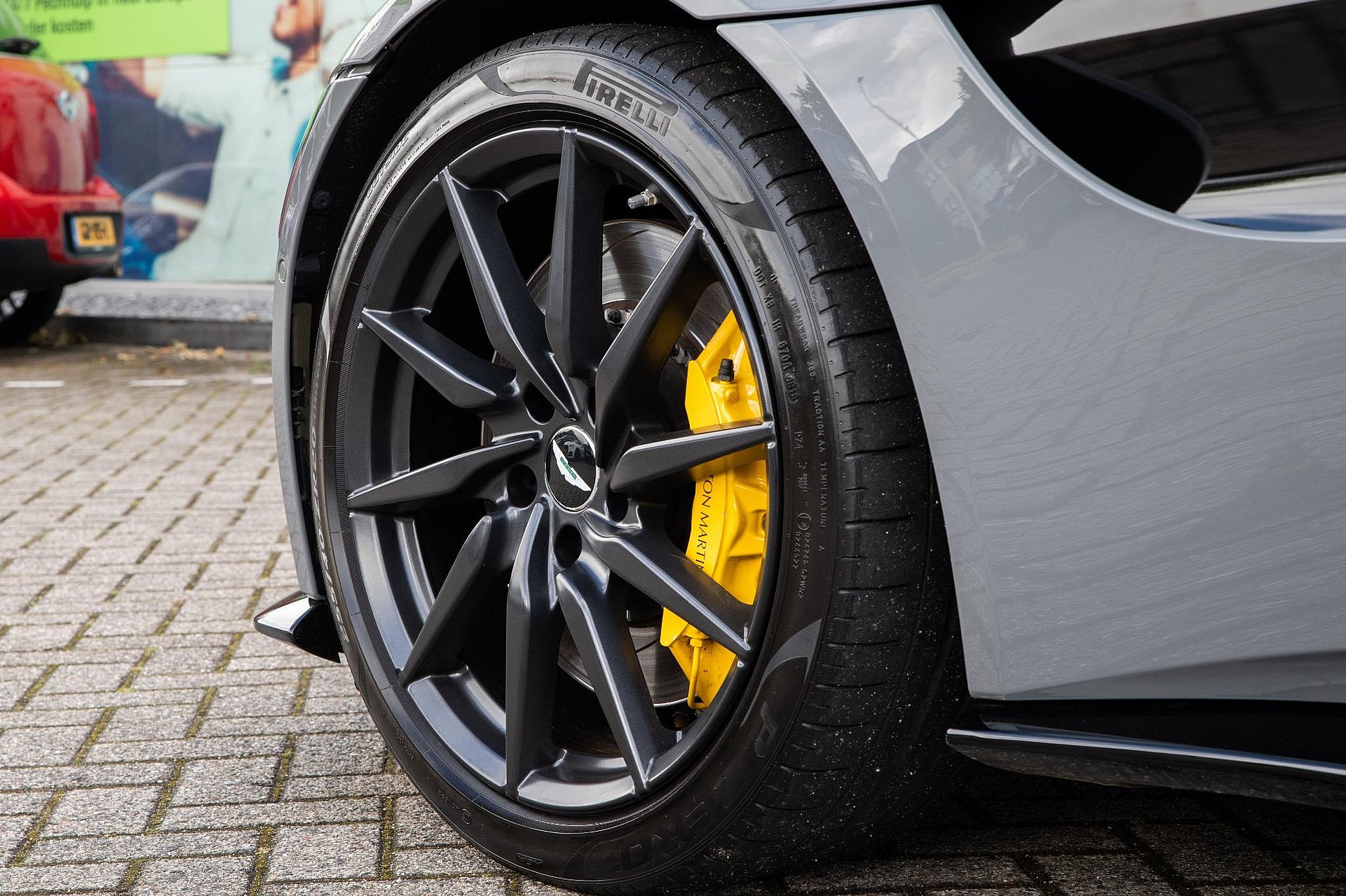 Aston Martin Vantage